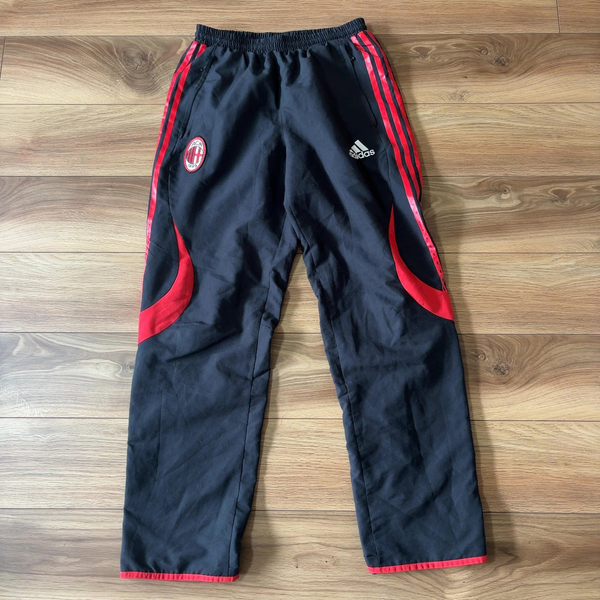 adidas アディダス ACミラン トラックパンツ 黒 赤 M