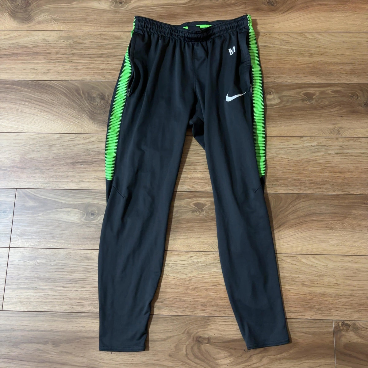 NIKE ジャージ トラックパンツ 黒 緑 M ドライフィット