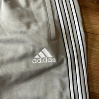 adidas トラックパンツ ジャージ グレー M スリーストライプ