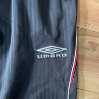UMBRO トラックパンツ ジャージ 黒 L シャドーストライプ 裾ジップ