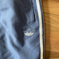 adidas アディダス トラックパンツ ブルー S アシンメトリー 三本ライン