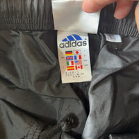 adidas アディダス ナイロントラックパンツ 黒 L サイドライン 裾ジップ